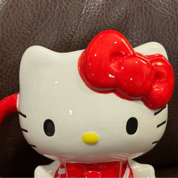 Hello Kitty in Peppermint Dress 22oz Figural Christmas Mug - Picture 2 of 11